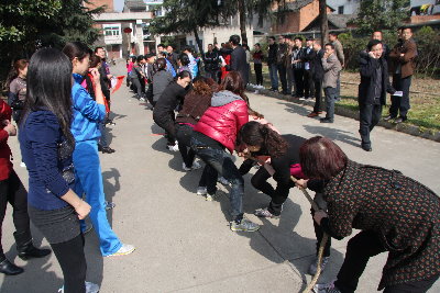 寶業(yè)（集團）公司舉行2013年度慶?！叭恕眿D女節(jié)活動